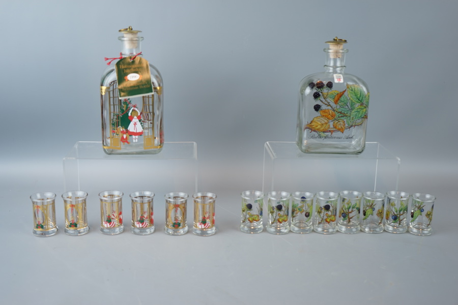 Karaffer och snapsglas, 16 delar, glas, Holmegaard.