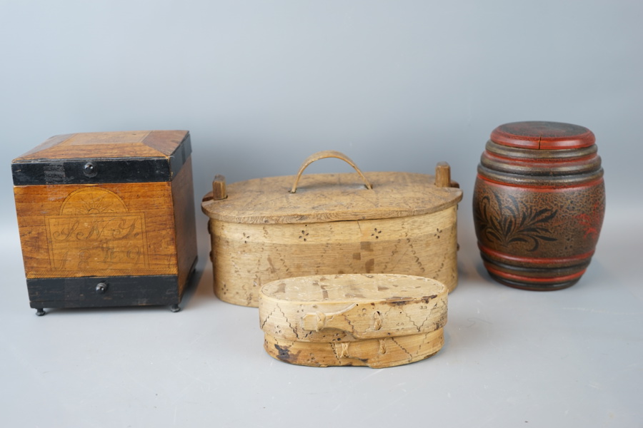 Allmoge, 4 delar, trä, 1800/1900-tal.