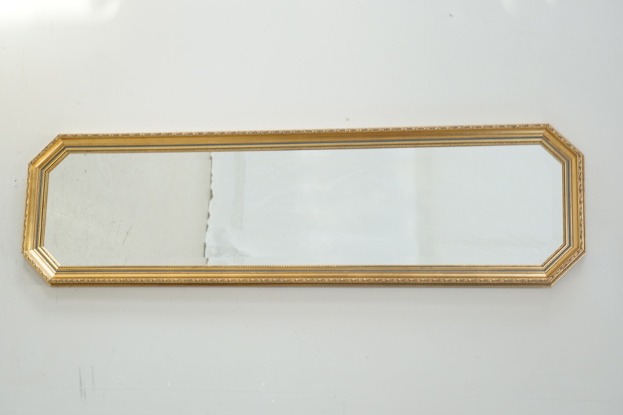 Spegel, fasettslipat glas, delvis förgylld ram, 1900-tal.