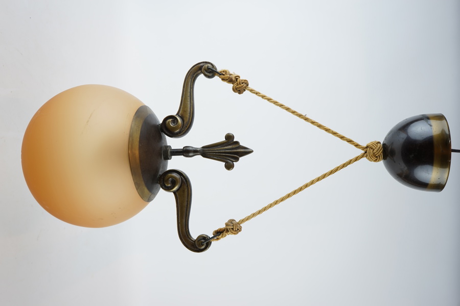 Taklampa, bärnstenstonat glas/patinerad metall, Swedish Grace, 1930/40-tal.