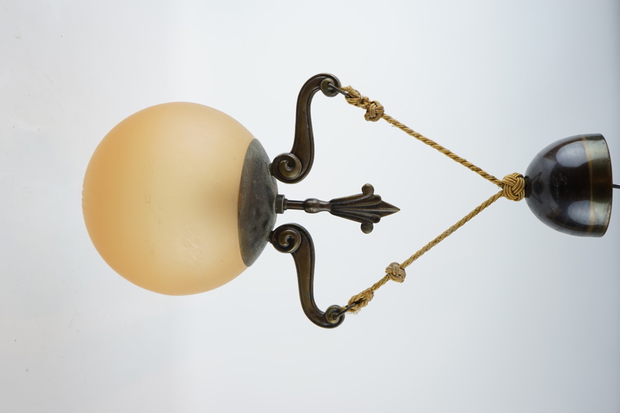 Taklampa, bärnstenstonat glas/patinerad metall, Swedish Grace, 1930/40-tal.