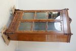 Vitrinskåp, trä/glas, 1900-talets första del.