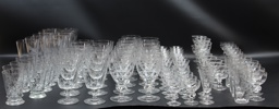 Glasservisdelar, 91 st, 2 olika serviser, bl.a Trelleborgs glasbruk, 1900-tal.