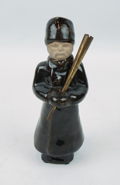 "Lurblåsare", figurin, keramik, Kloster keramik, Ystad.