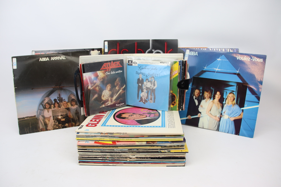 Vinylskivor och singlar, ett parti, bl. a ABBA.