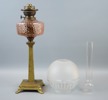 Fotogenlampa, mässing/glas.