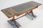Soffbord med klaffar, mahogny, skinnklädd skiva, engelsk stil, 1900-talets senare del.