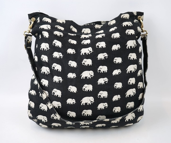 Estrid Ericson, väska, textil ''Elefant'', Firma Svenskt Tenn.