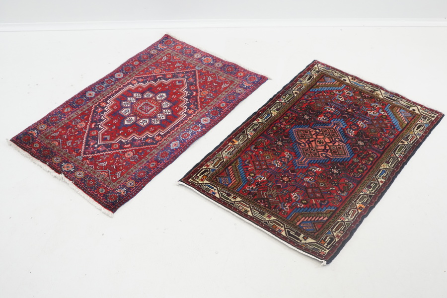 Mattor, 2 st, orientaliska, handknutna, ull.