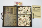 Mahjongspel och Jing-masker, ett parti.