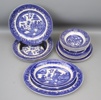 Servisdelar, 17 st, flintgods, Willow-mönster, Gustavsberg och Wood & Sons, England.