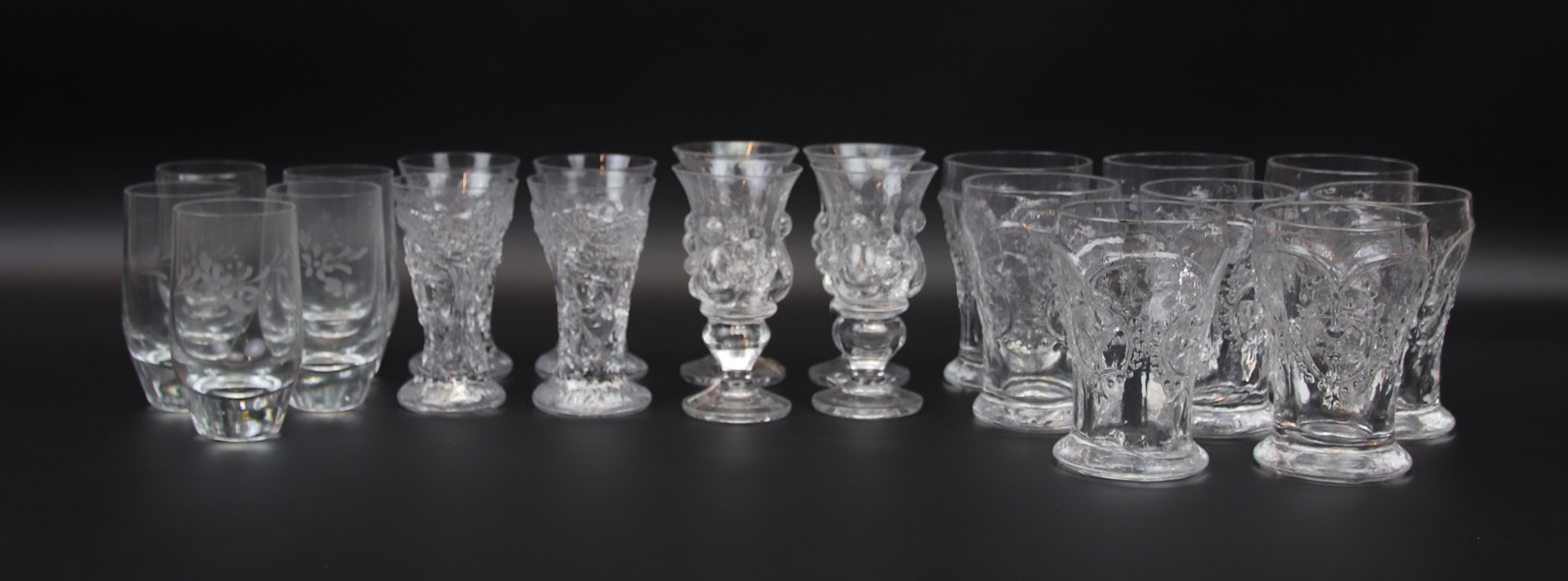 Servisglas, 21 st, 4 olika sorter, bl.a Pukeberg och Boda, 1900-tal.