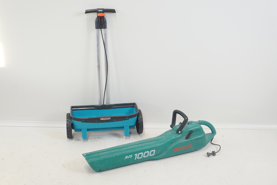 Lövblås, Bosch AVS 1000, samt ströare, Gardena.