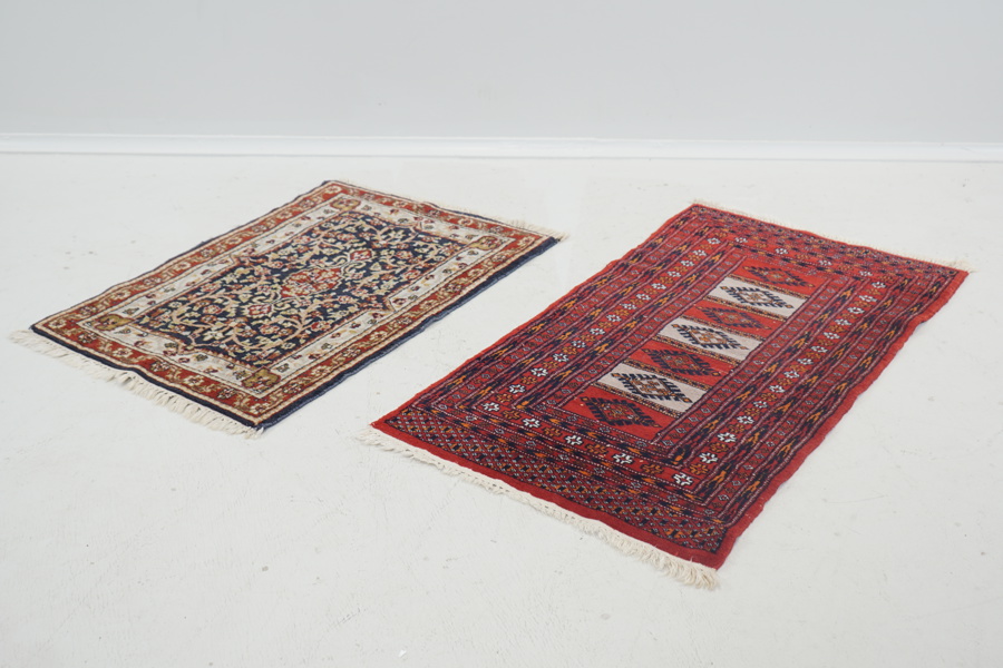 Mattor, 2 st, orientaliska, handknutna, ull.