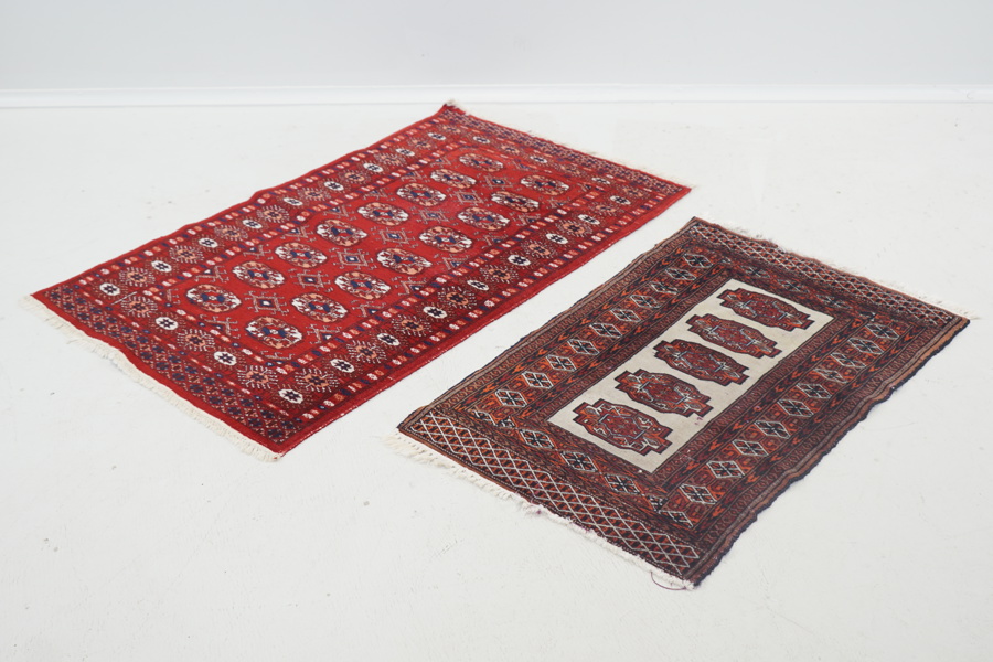 Mattor, 2 st, orientaliska, handknutna, ull.