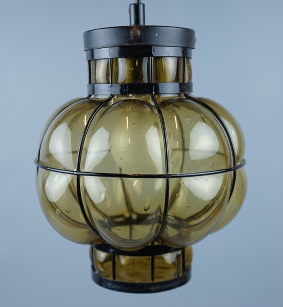 Hallampa, metall/glas, 1900-tal.