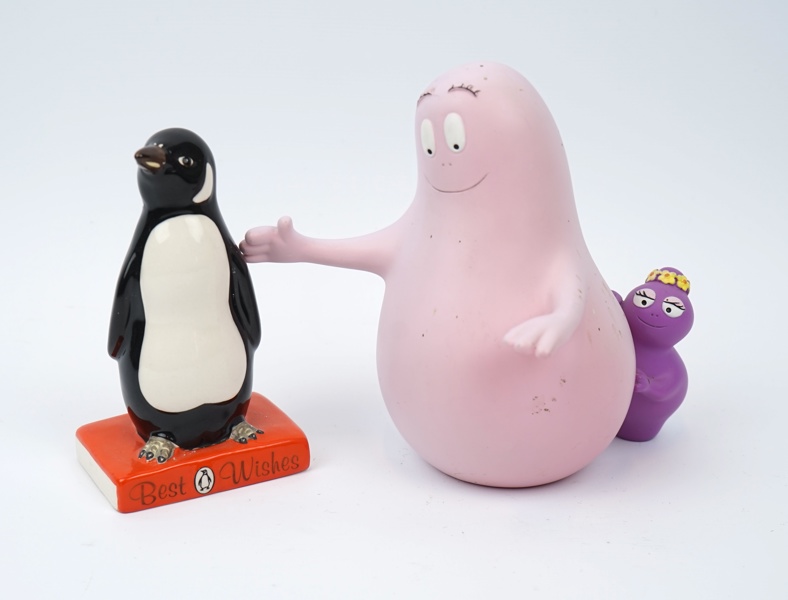 Figuriner, 2 st, keramik, Penguin Books, Royal Doulton, England och Barbapapa, At & Kodannsha.