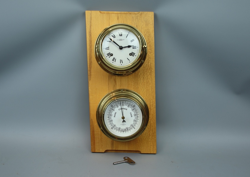 Barometer och klocka, mässing/trä, Wempe Chronometerwerke, Hamburg.