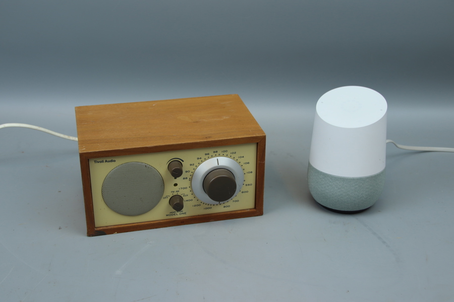 Radio, "Model One", Tivoli Audio, och Google Home.