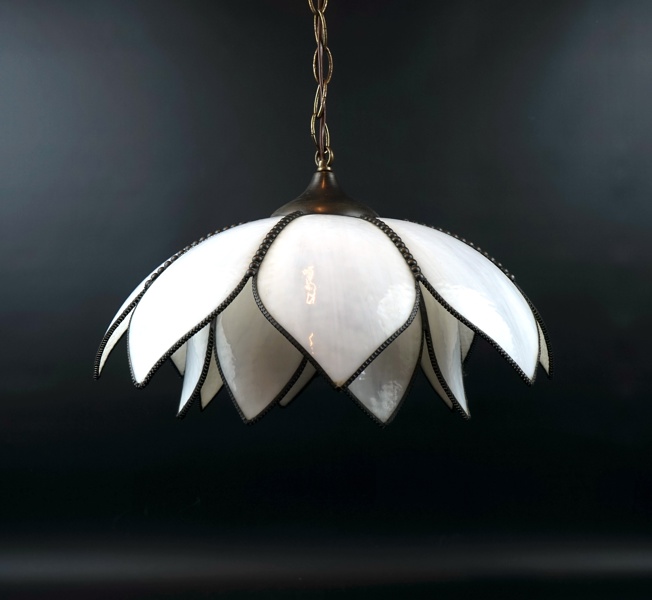 Taklampa, metall/glas, tiffany-stil, Miranda AB.