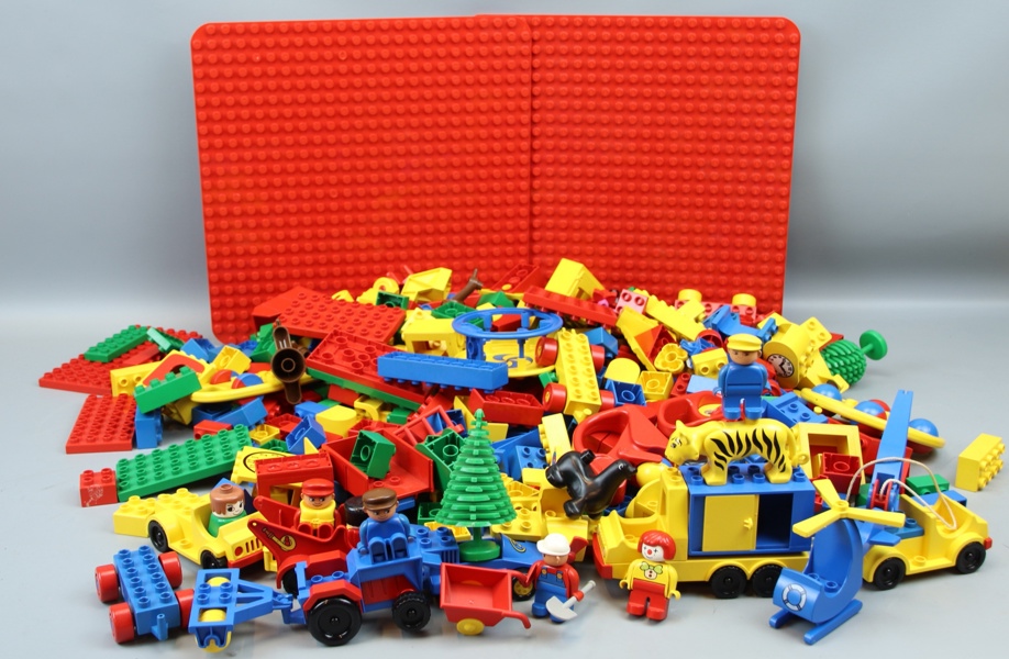 Lego, Duplo, ett parti.