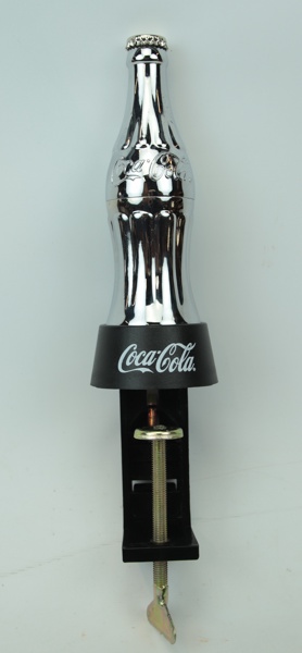 Coca-Cola flasköppnare för bordsmontering.