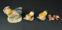 Figuriner, 3 + 2 st, porslin och glas, 1900-tal.