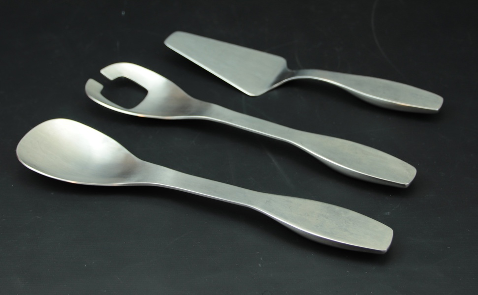 Salladsbestick och tårtspade, 3 delar, metall, Iittala, Finland.