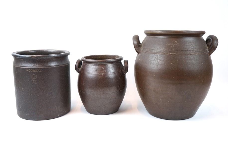 Krus, 3 st, stengods, 3, 5 och 10 liter, Höganäs, 1900-tal.