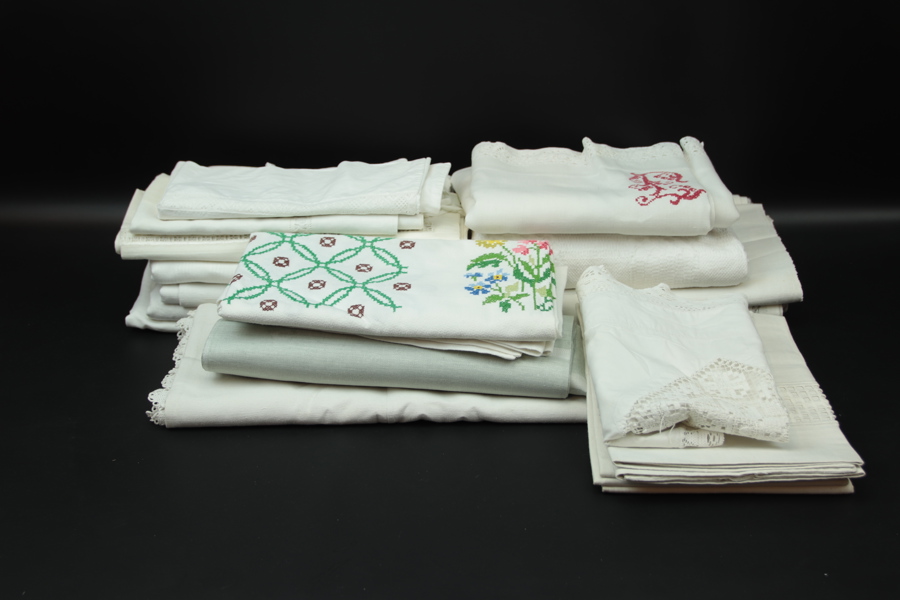 Dukar och lakan, ett parti, bl. a linne, 1900-tal.