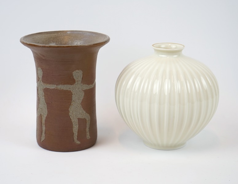 Vaser, 2 st, keramik och porslin.