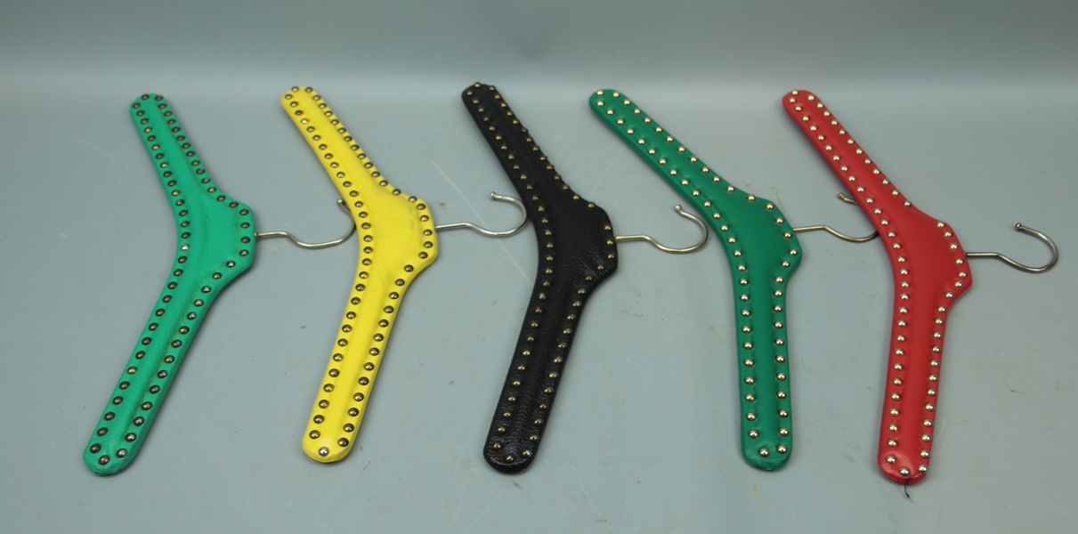 Galgar, 5 st, galon och nitar, 1900-talets andra hälft.