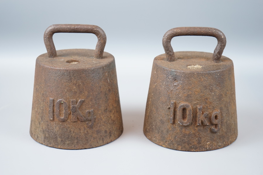 Vikter, 10 kg, 2 st, gjutjärn.