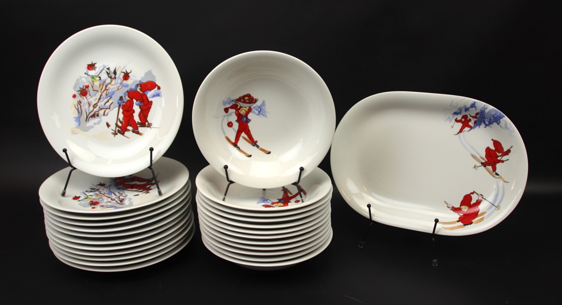 Aina Stenberg, matservisdelar, 25 st, porslin, "Tomtejul", Rörstrand.