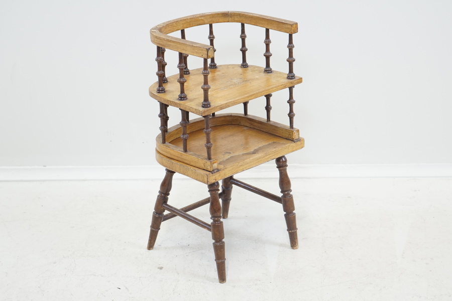Barnstol, fällbar, trä, 1900-tal.