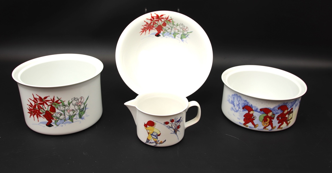 Aina Stenberg, skålar och saftkanna, 4 delar, porslin, "Tomtejul", Rörstrand.