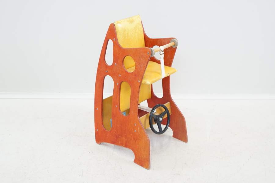 Barnstol, trä, Hokus Pokus,1900-talets andra hälft.