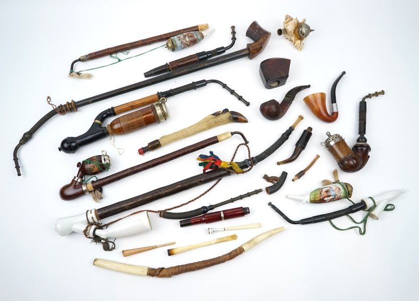 Pipor och långpipor, ett parti.