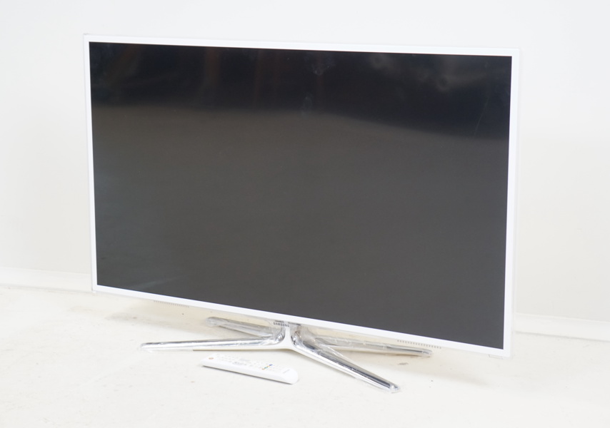 Smart-TV, Samsung UE46E56715, med fjärrkontroll.