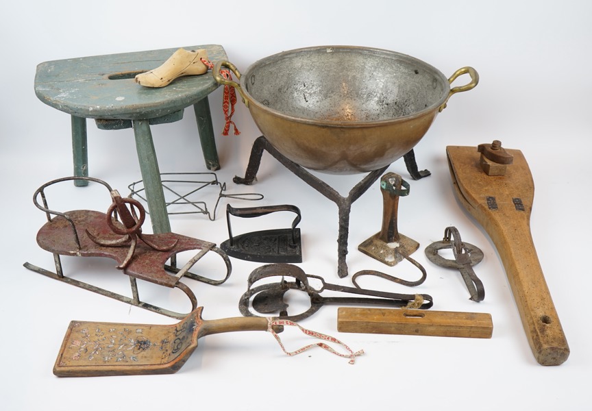 Allmoge, ett parti, bl.a kopparbunke, 1800/1900-tal.