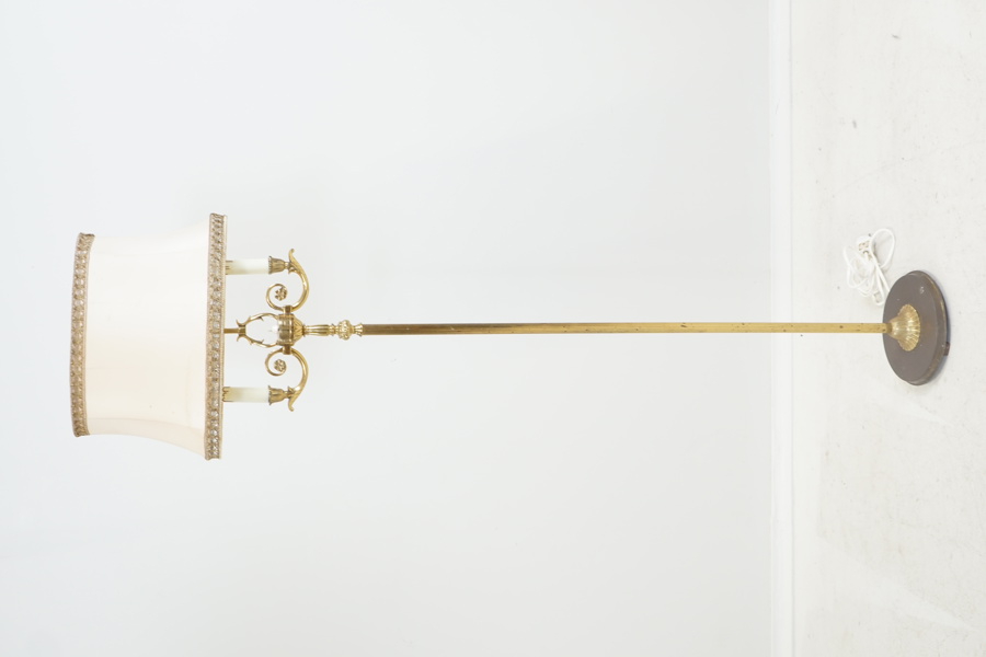 Golvlampa, 2 ljuspunkter, mässing, 1900-tal.