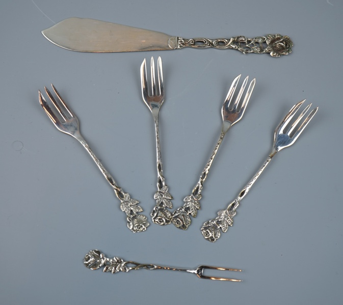 Bestickdelar, 6 st, silver, "Rosen".