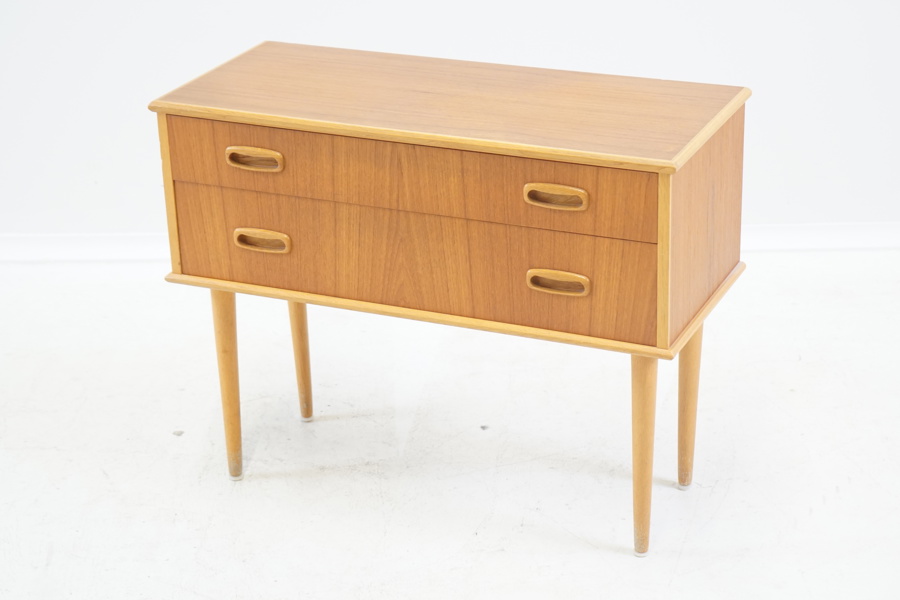 Byrå, 2 lådor, teak, 1900-talets mitt.