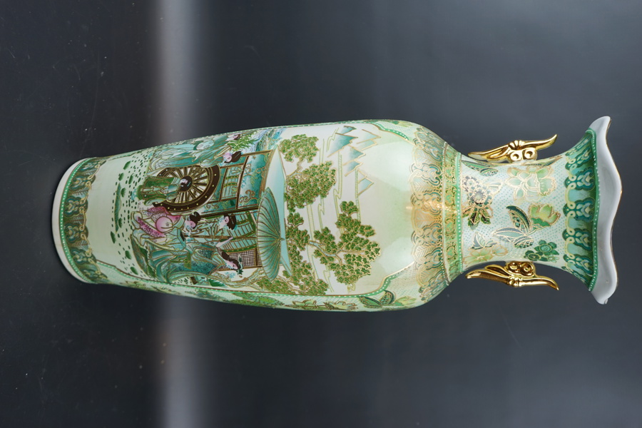 Golvvas, porslin, Kina, 1900-tal.