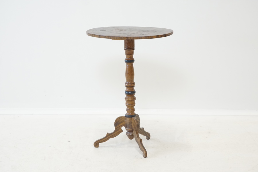 Pelarbord, trä, 1900-tal.