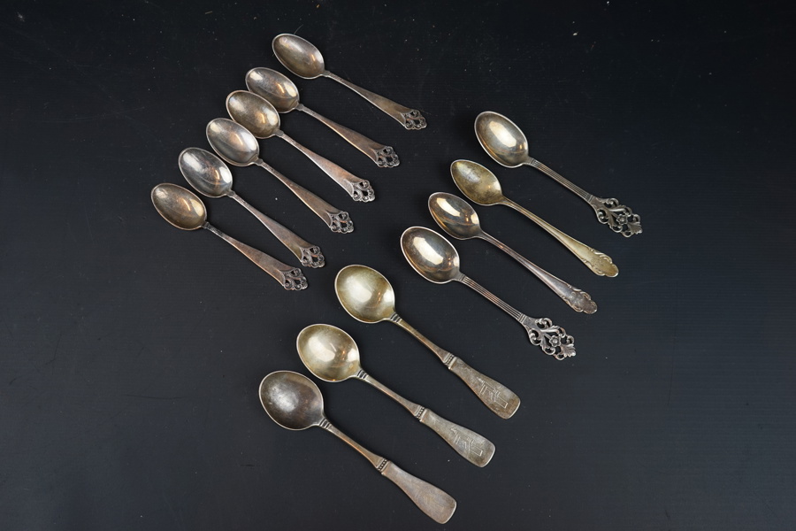 Kaffeskedar, silver, olika modeller, vikt: 132 gr.