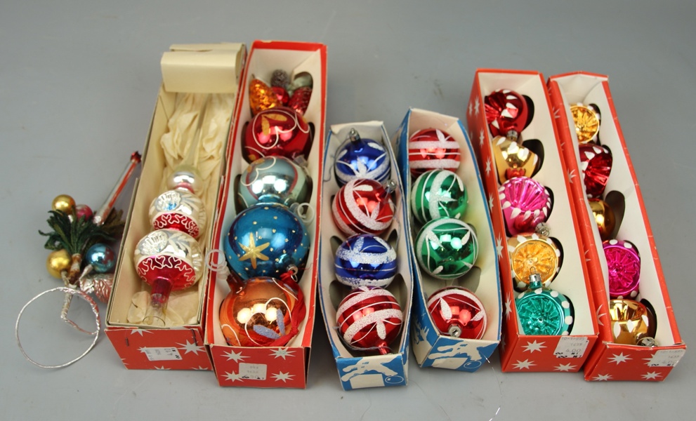 Julgranskulor, spira m.m, ett parti, 1900-tal.