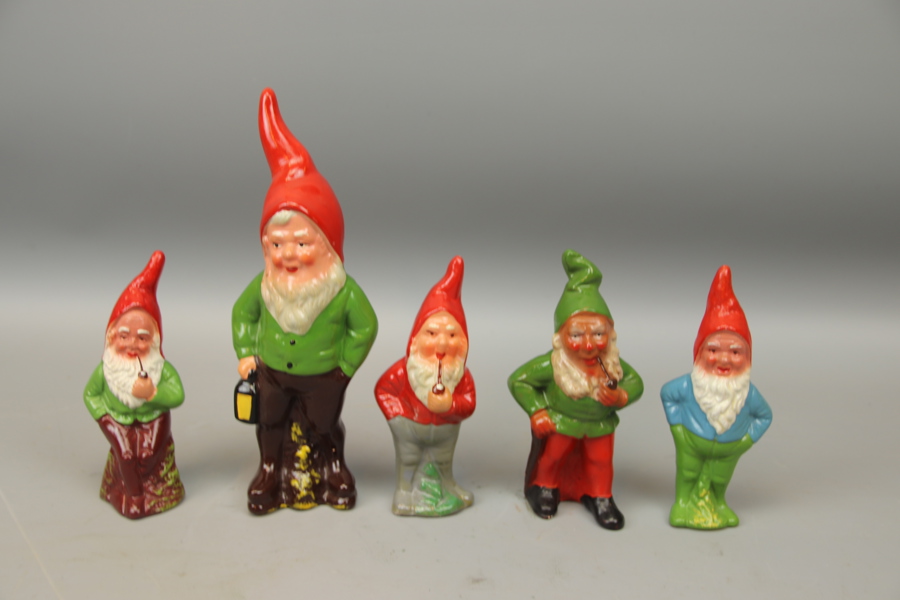 Tomtar, 5 st, keramik, 1900-tal.