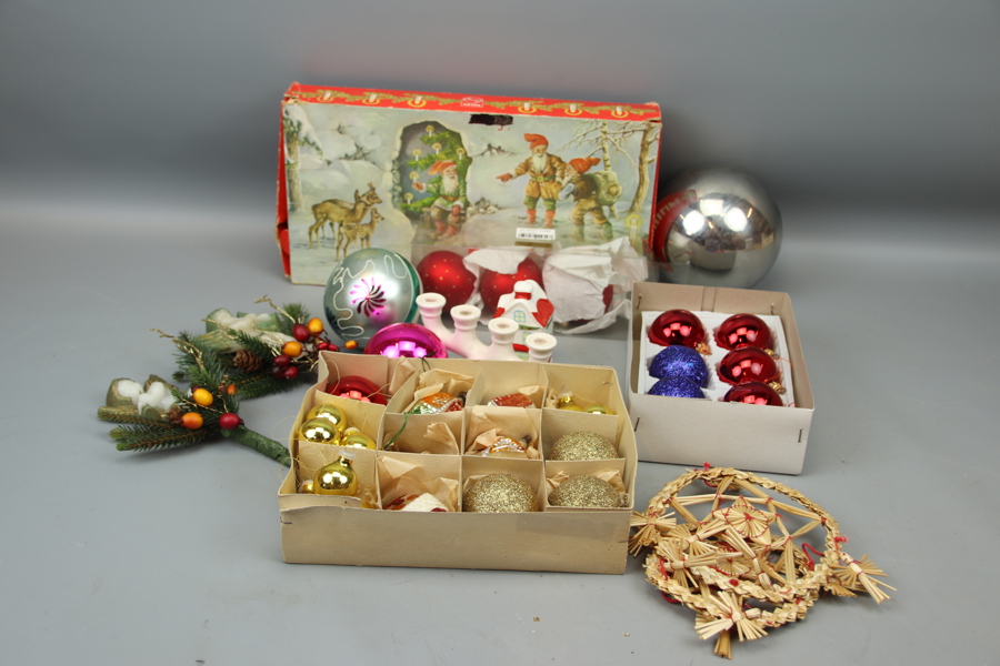 Juldekoration, ett parti.