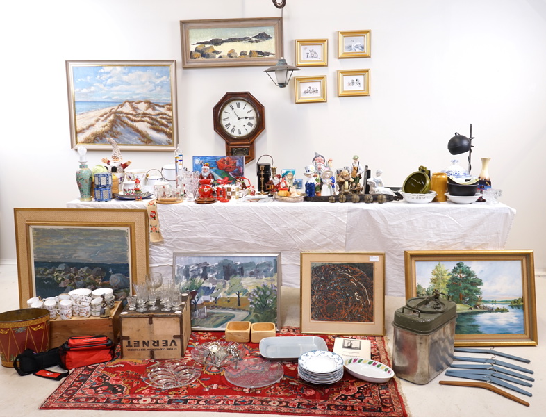Katthjälpen! Ett helt parti med konst, porslin, smycken och mycket mer.